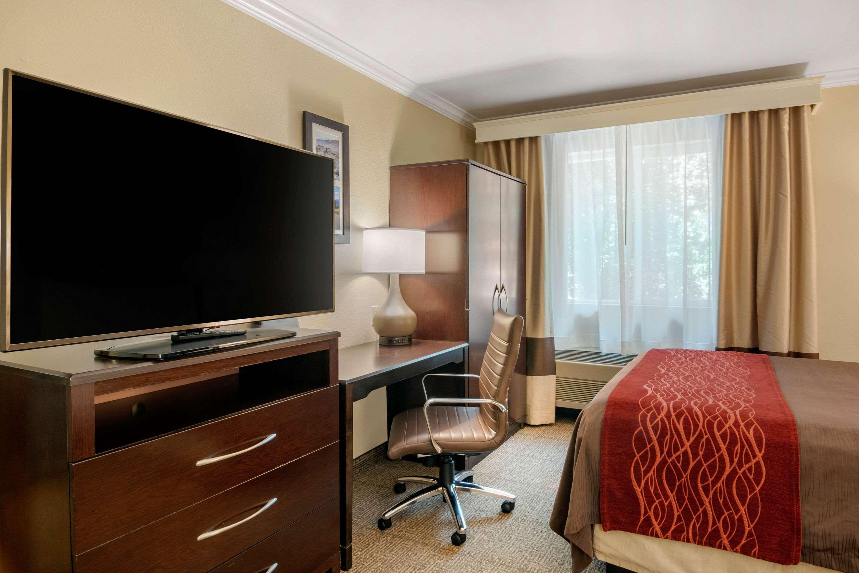 Comfort Inn Columbia Gorge Те-Даллес Екстер'єр фото